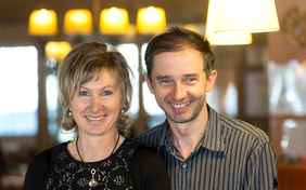 Ihre Gastgeber Priska und Albert Außerhofer - Foto: Helmuth Rier